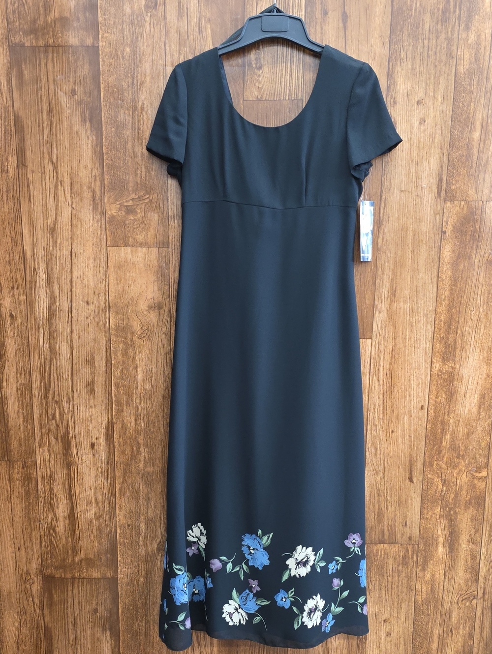 NWT Donna Ricco Black Floral Hem Short-Sleeve Midi Dress